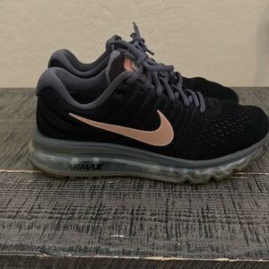 Women’s Nike Air Max size 7